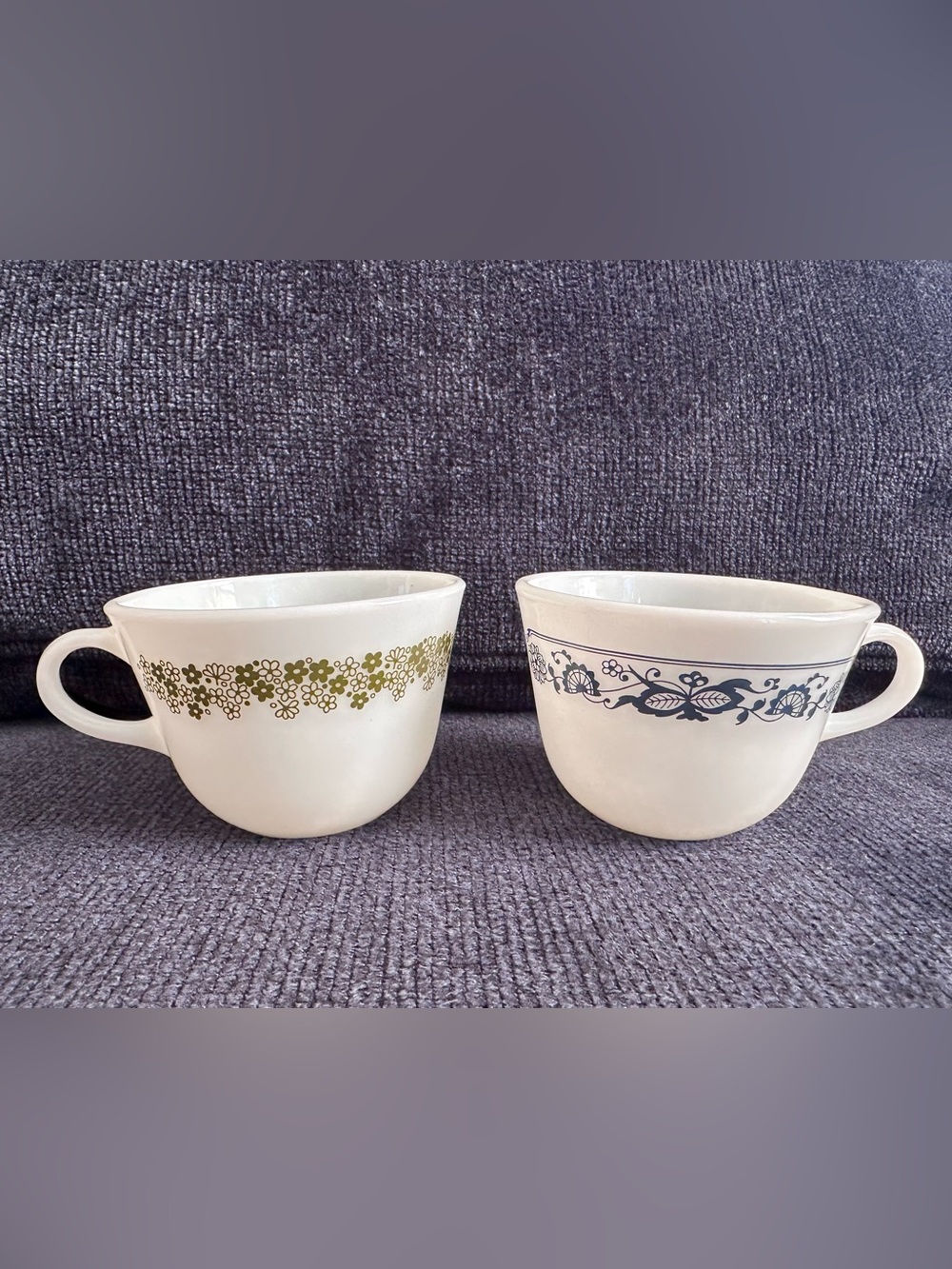 Pyrex/Corelle Milk Glass Vintage Mugs Pair - Crazy Daisy Old Town Blue